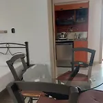 Tsakas شقة