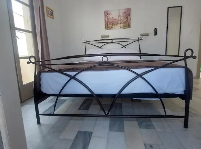 Tsakas Apartamento *