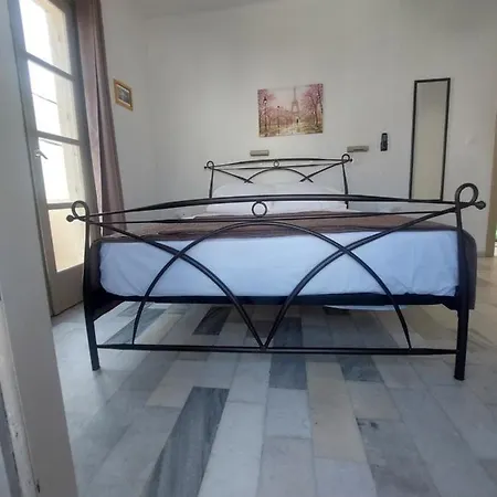 Tsakas Apartamento *