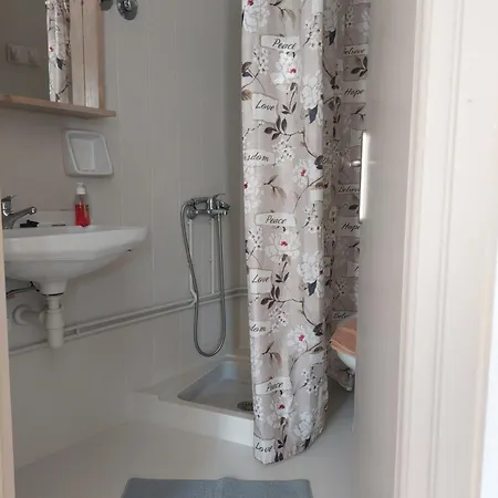 Tsakas Apartamento *