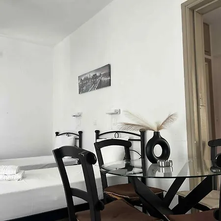 Tsakas Apartamento *